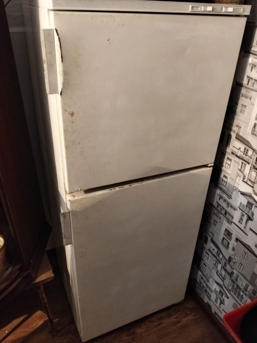 Продаю холодильник