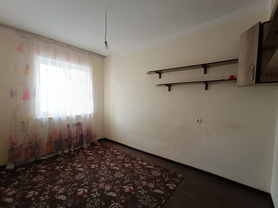 Срочно 2/5/7 сотилади 42 м²