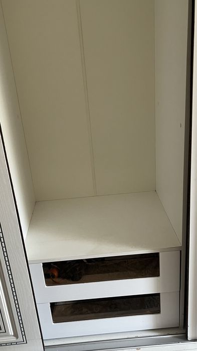 продается прихожий шкаф