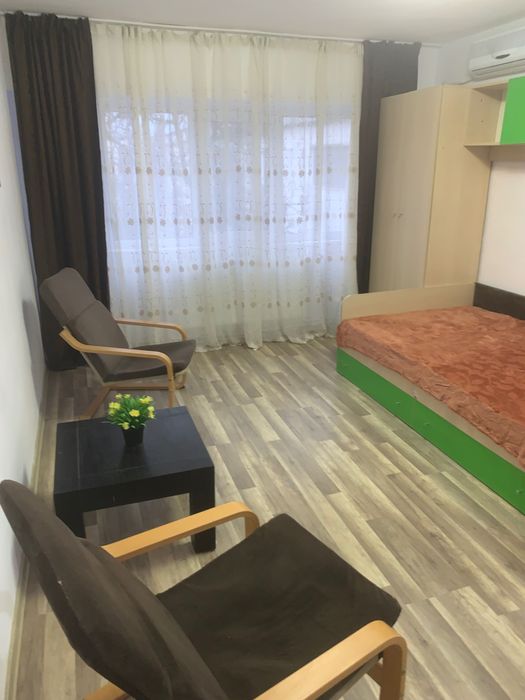 Închiriez garsonieră  confort l decomandată