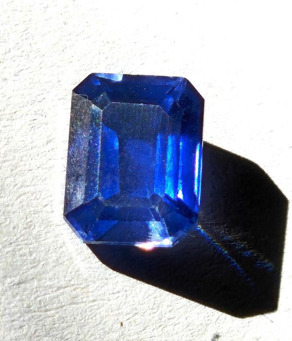 Сапфир -  фасет, 3.60к., син, прозрачен