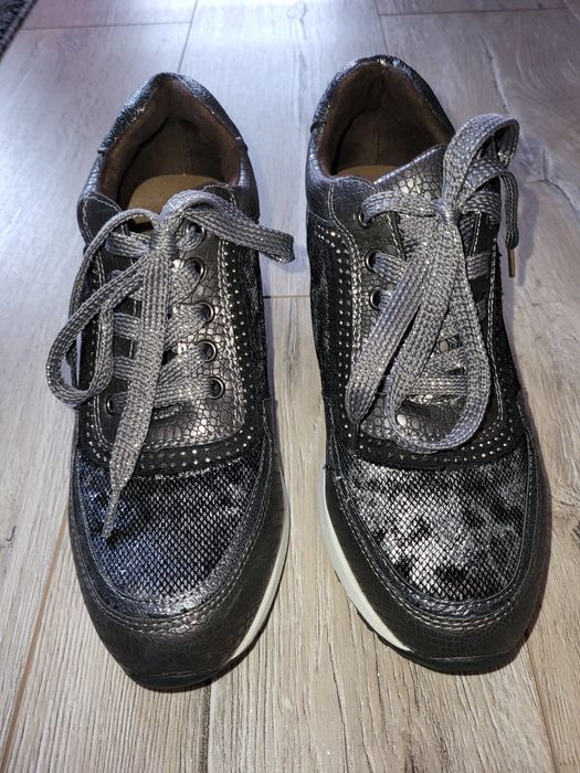 Дамски обувки на платформа 39 номер.