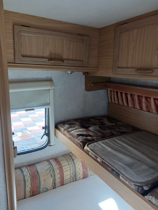 Vind caravana ranger 2002 adusa recent din anglia.