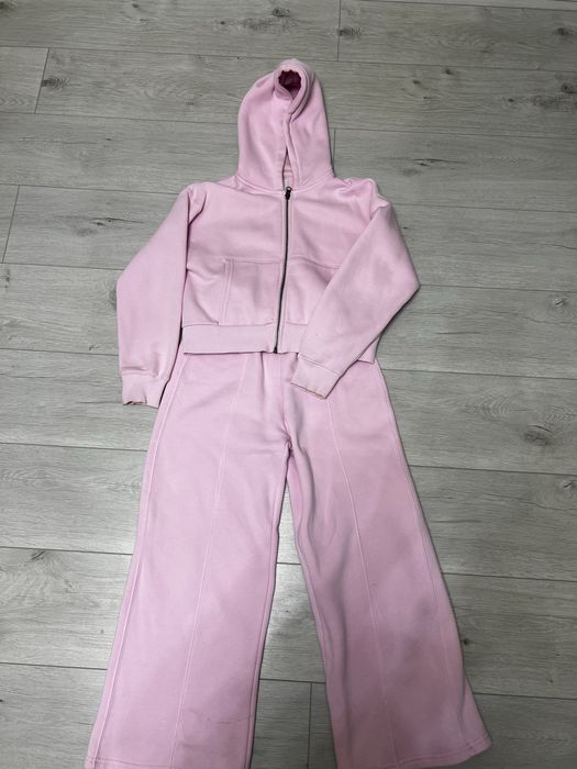 Спортаный костюм на девочку