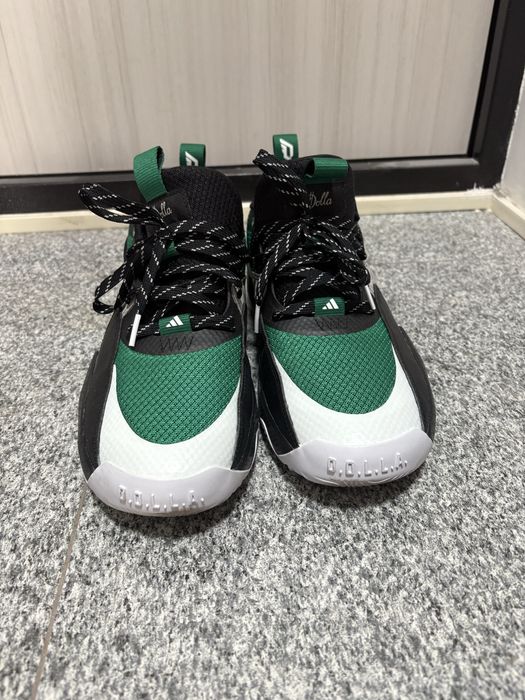 Баскетбольные кроссовки Adidas
