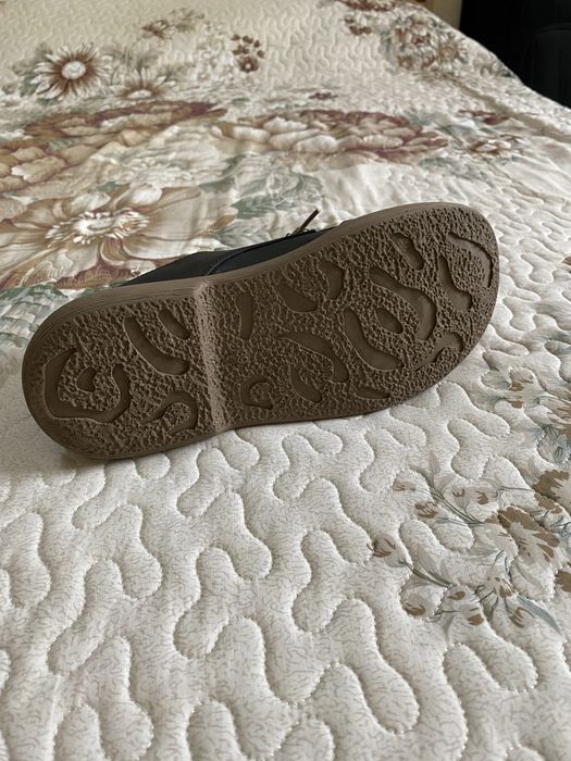 Продам красовки женские.