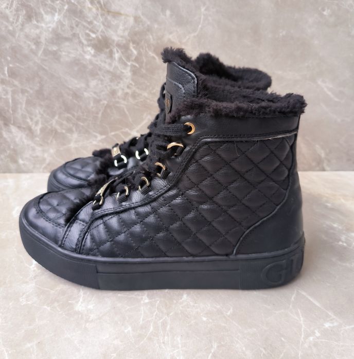 Сникърси GUESS номер 41