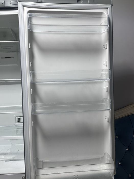 Indesit холодильник серый б/у