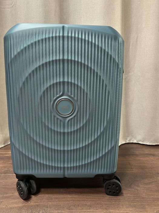 Куфар твърд голям, нов