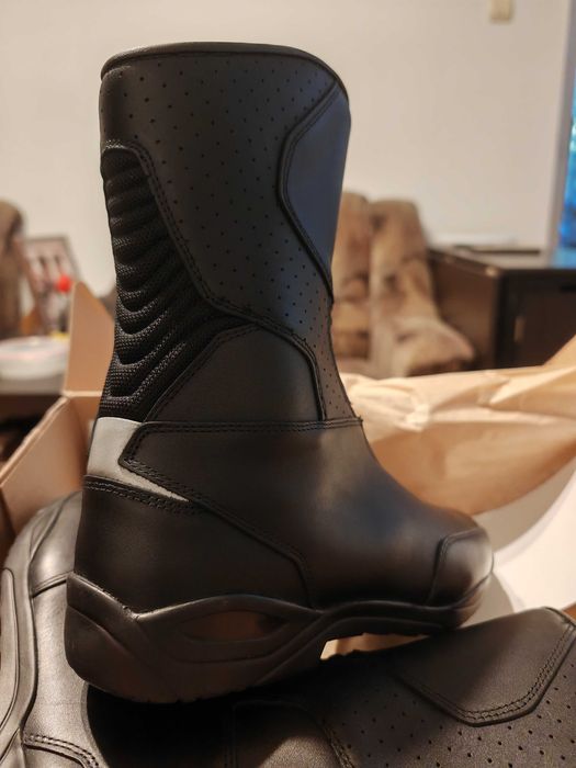 Cizme piele naturala 42 NOI TCX rezistente si cu protectii