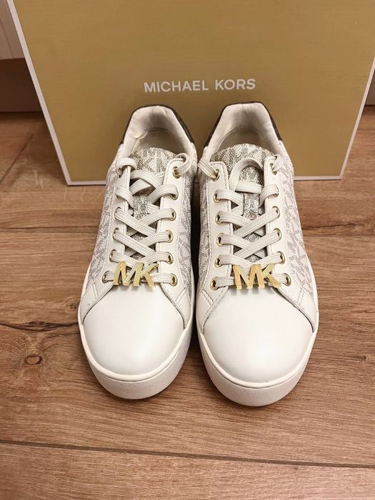 Кроссовки Michael Kors бежевый. Оригинал.