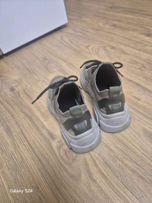 Дамски спортни маратонки