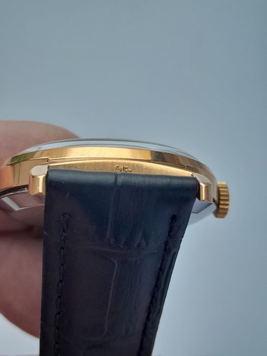 Продам позолоченные часы СССР