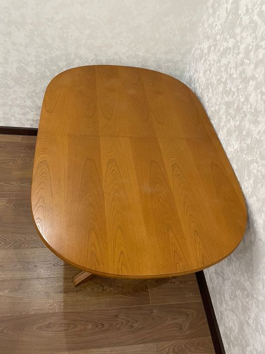 Продам Деревяный стол