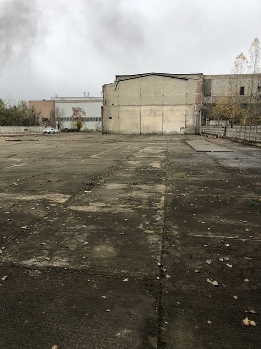 Vand / inchiriez teren & hala 15.000 mp acces cale ferata