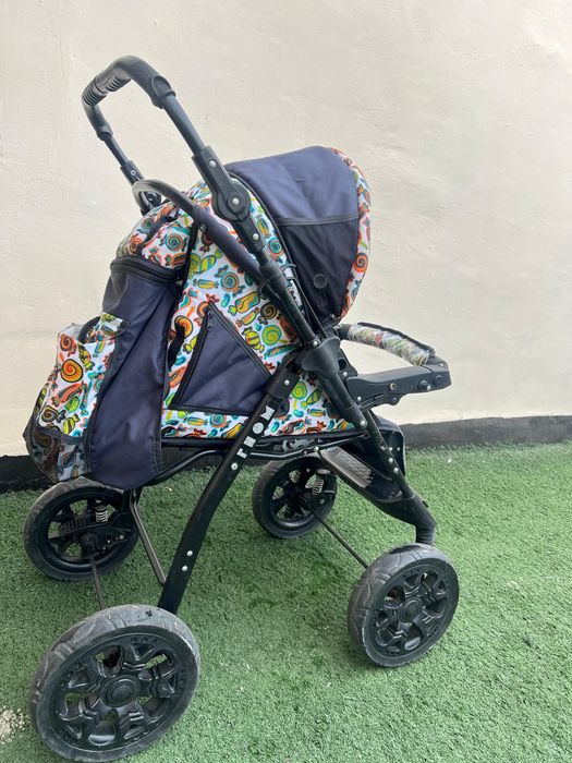продам детскую коляску с сумкой