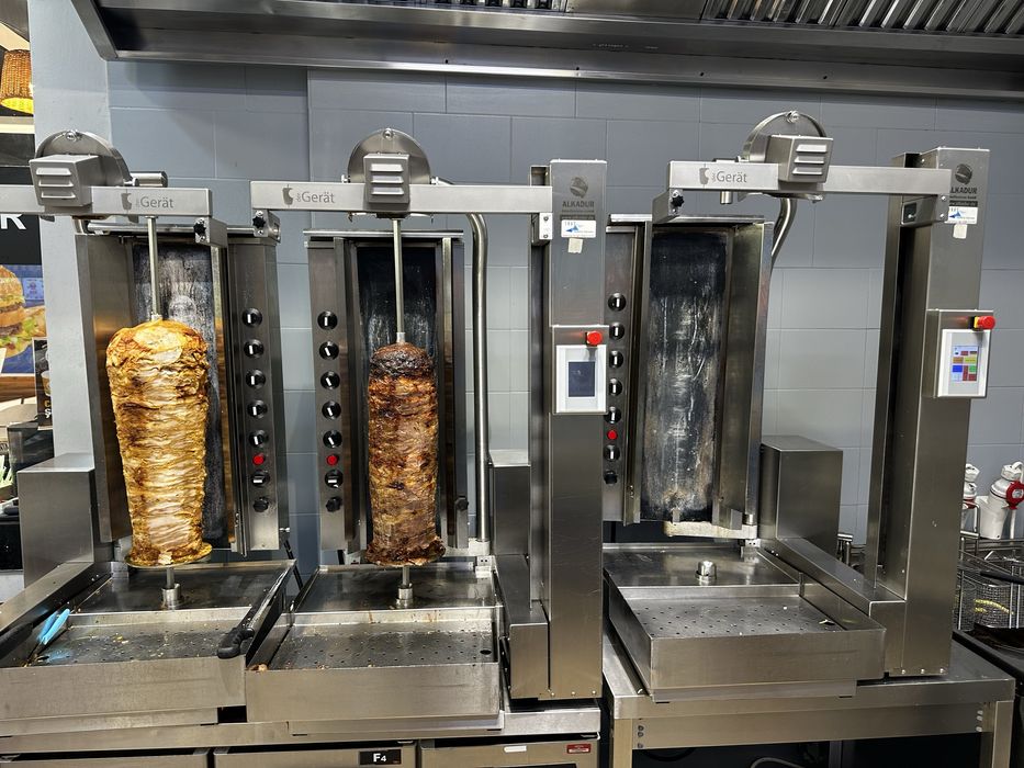 Roboti automati de taiat carne shaorma