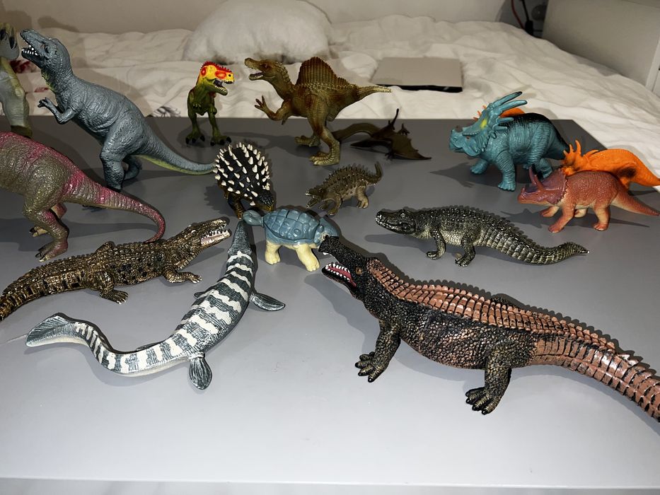 Set 38 dinozauri si crodocdili dimensiuni diverse