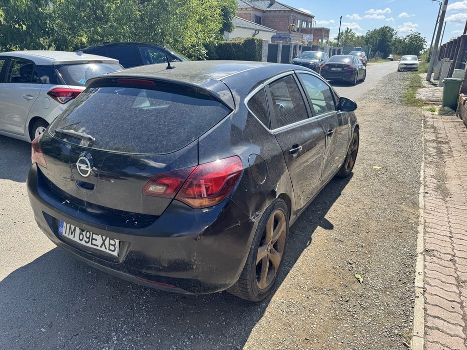 Opel astra j 2010