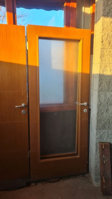 Дървени интериорни врати