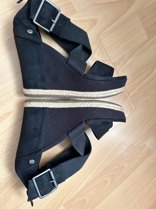 Ugg 36 р-р черни сандали на платформа/ еспадрили/ обувки