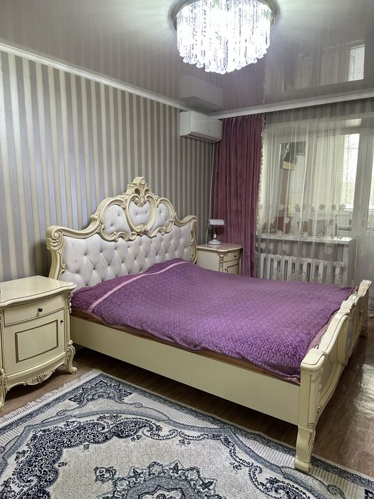 Продам спальный гарнитур