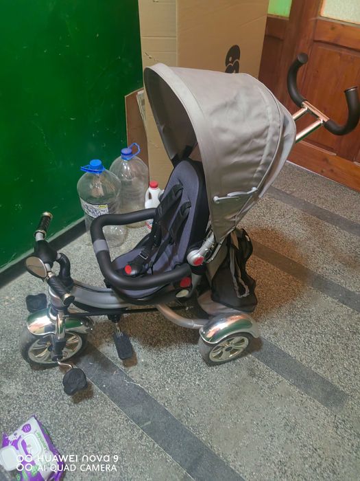 Детска триколка сива