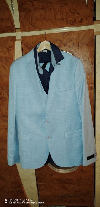 Costum bărbați, Sacou, Pantalon, vesta, Cămașă și curea.