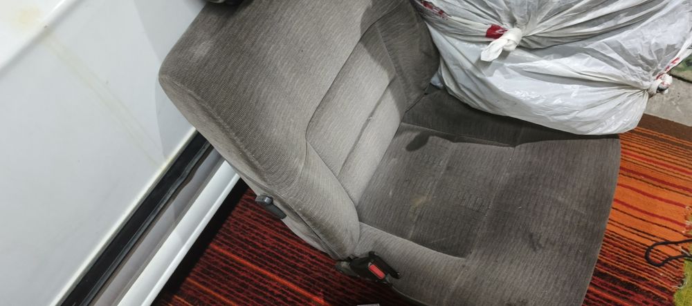 Сиденья передние на Мазду 929