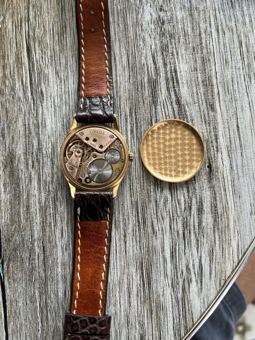 Златен часовник Omega 18k