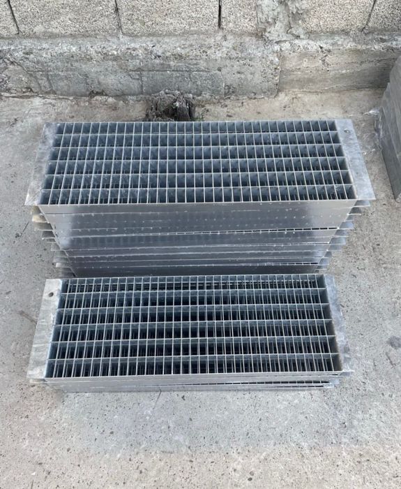 trepte zincate galvanizate