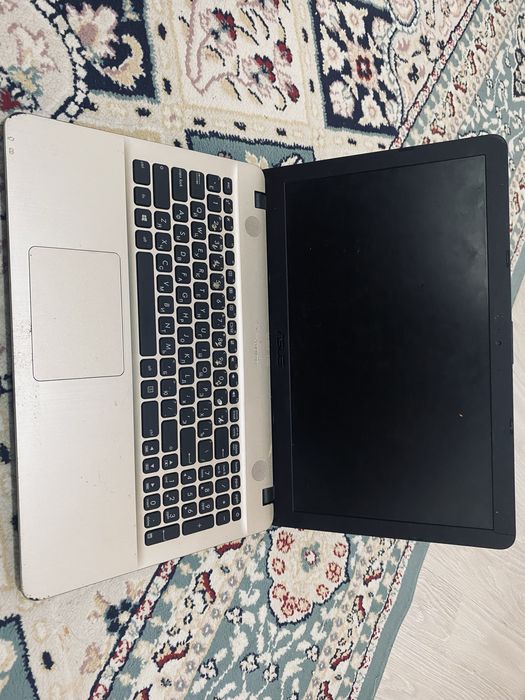 Ноутбук асус с зарядкой