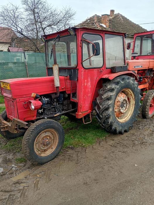 Vând tractor u445