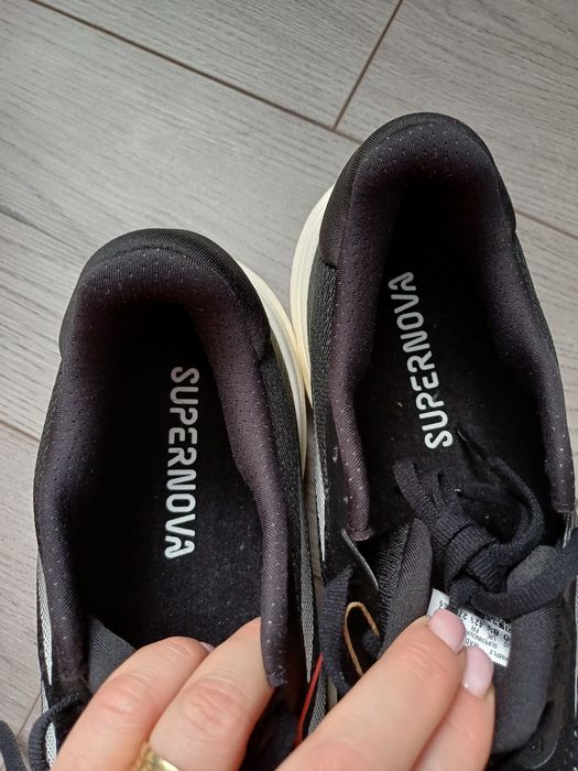 Adidas Supernova, fara cutie