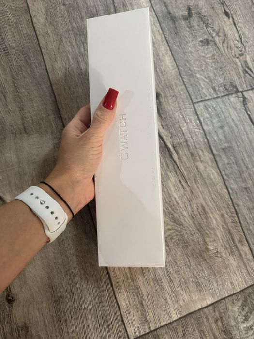 Продам Apple Watch 8