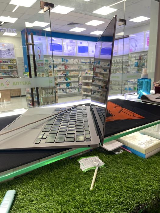 Продам macbook air m1