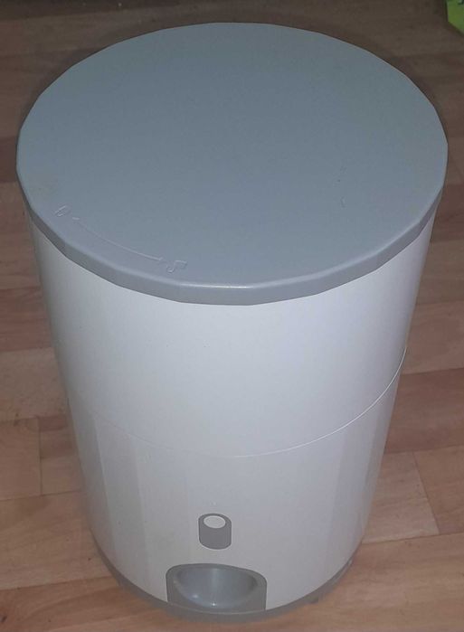 Автокормушка для кошек