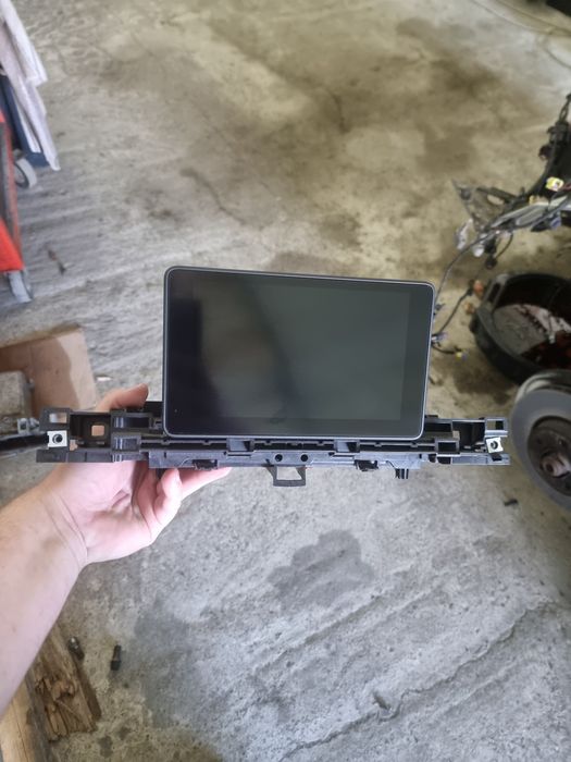 Display navigatie audi a4 a5 b9 8w 2016-->   8W2919604
