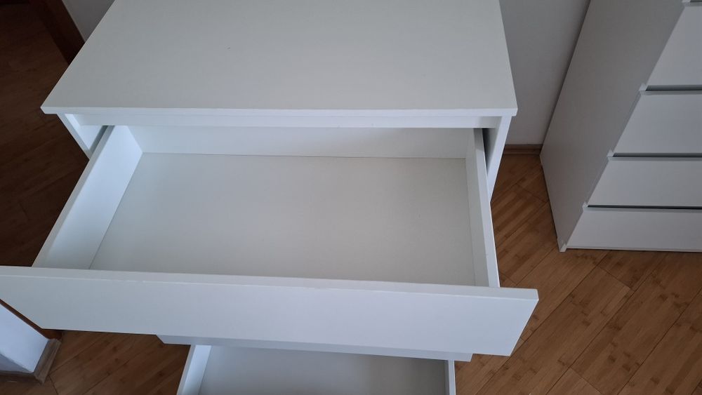 Продается комод на 4 ящика, белый.