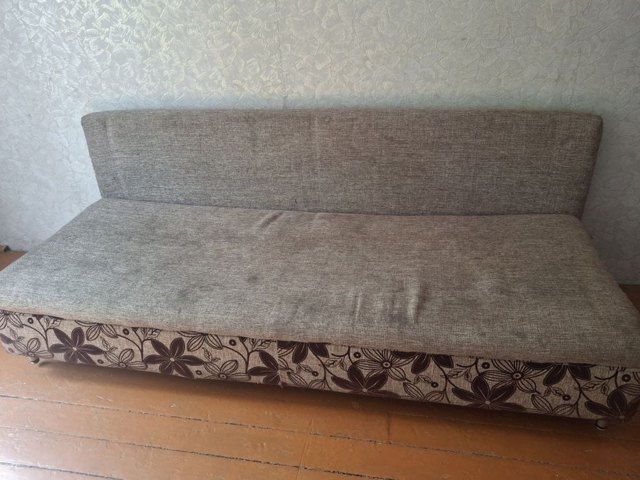 Продам шкафы и кровать.