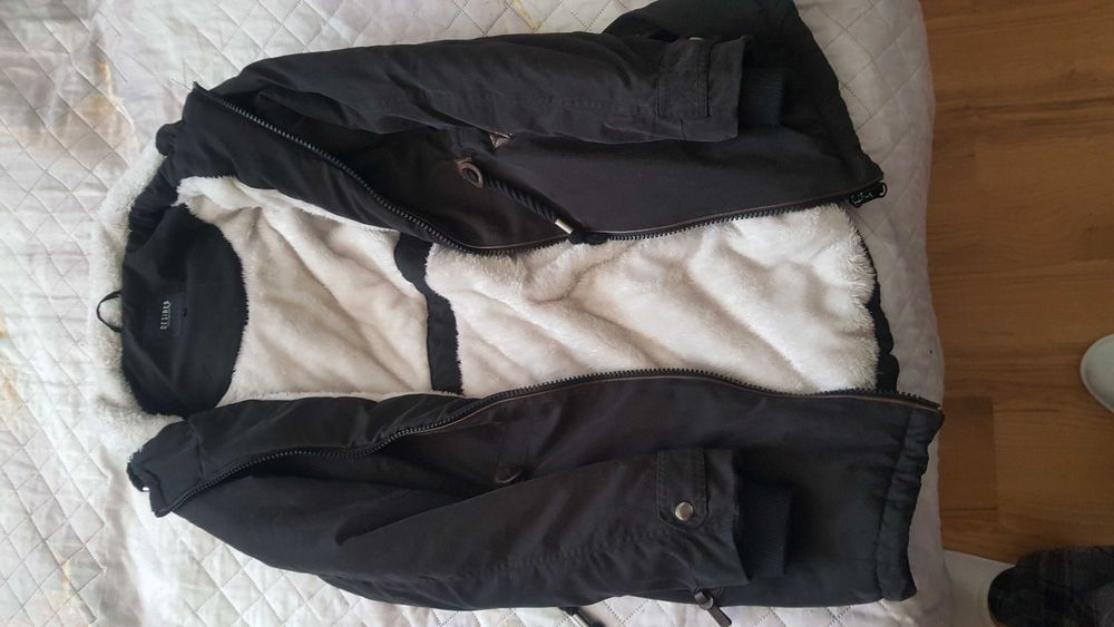Продавам две зимни якета размер 2XL ,едно размер М ,