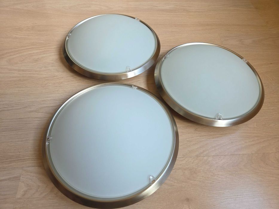 Продавам 3бр. лампи Philips