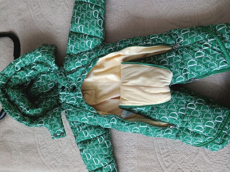 Продам детский комбинезон