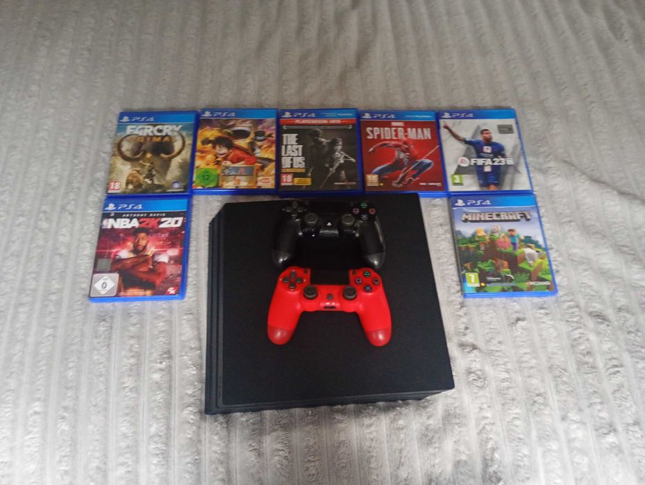 Ps4 1t като нов, със седем игра и два чойстика