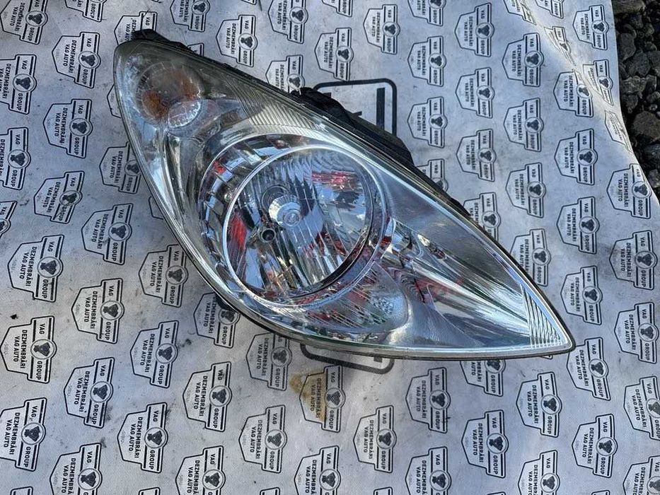 Far dreapta HYUNDAI I20 motor 1.2 G4LA an 2010 cod 92102-1J0XX