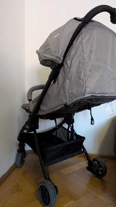 Cărucior ultracompact Joie Pact – pliabil tip troller – 0 luni