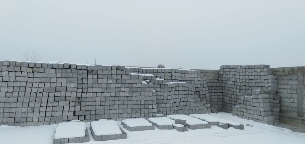 Шлакоблок качественно прессованный