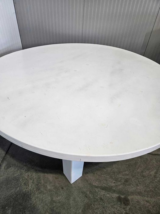Кръгла трапезна маса - бяла от дърво