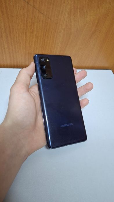 Обменяю самсунг с20фе