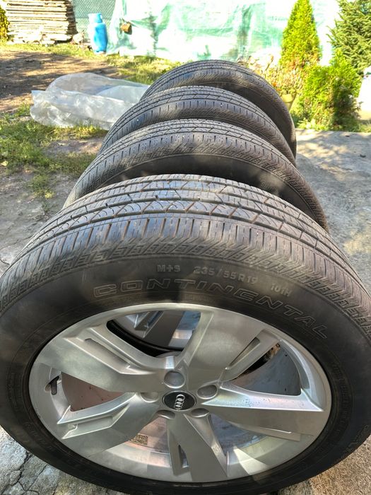 Всесезонни  Continental дот 15/23. 235 / 55 /192